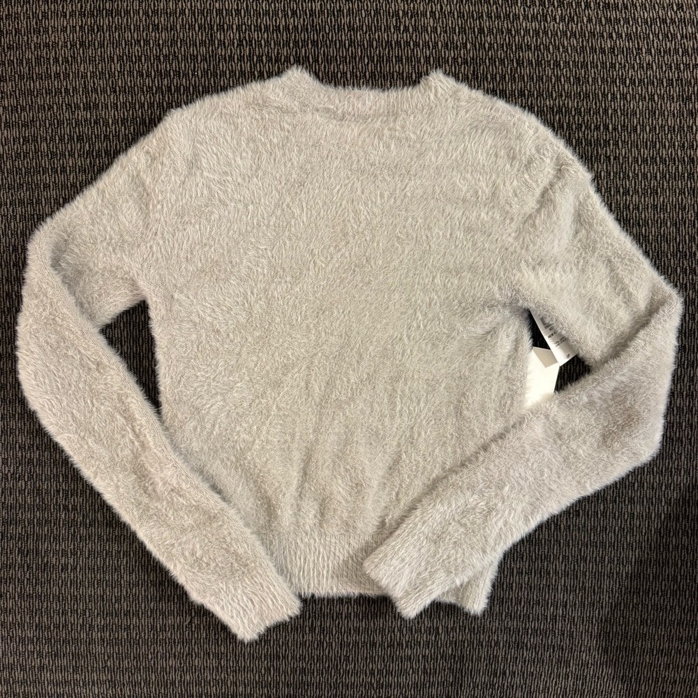 NWT Aritzia Sunday Best Fuzzy New Kitten Sweater Opal Grey - Picture 2 of 9